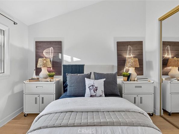 18 Malaga Place East E, Manhattan Beach CA 90266