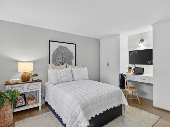 18 Malaga Place East E, Manhattan Beach CA 90266