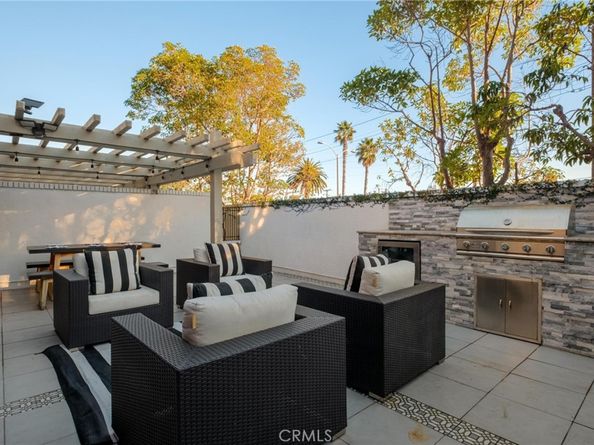 18 Malaga Place East E, Manhattan Beach CA 90266