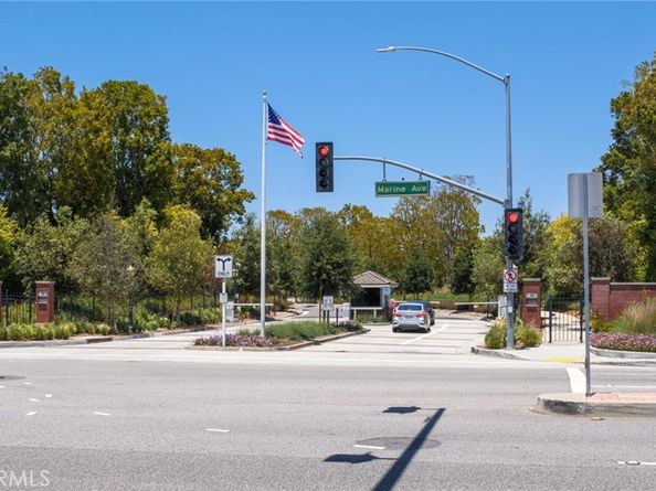 18 Malaga Place East E, Manhattan Beach CA 90266