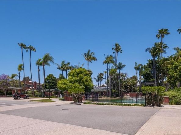 18 Malaga Place East E, Manhattan Beach CA 90266