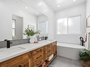 617 N Irena Avenue A, Redondo Beach CA 90277