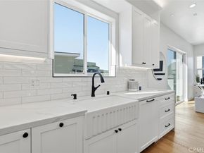 617 N Irena Avenue A, Redondo Beach CA 90277