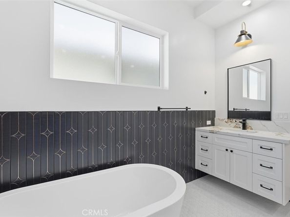 617 N Irena Avenue C, Redondo Beach CA 90277