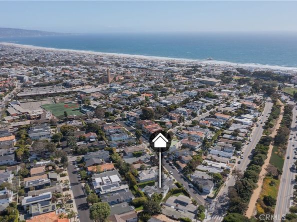 2104 Flournoy Road, Manhattan Beach CA 90266