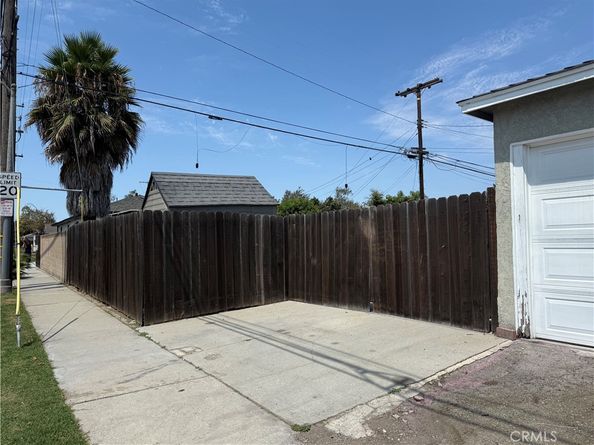 4703 N Bellflower Boulevard, Long Beach CA 90808