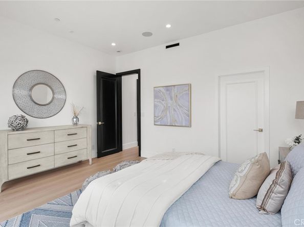 3609 Oak Avenue, Manhattan Beach CA 90266