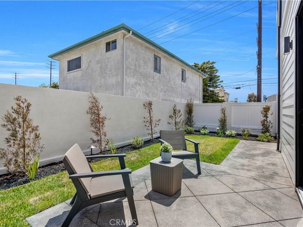 2102 Marshallfield Lane B, Redondo Beach CA 90278