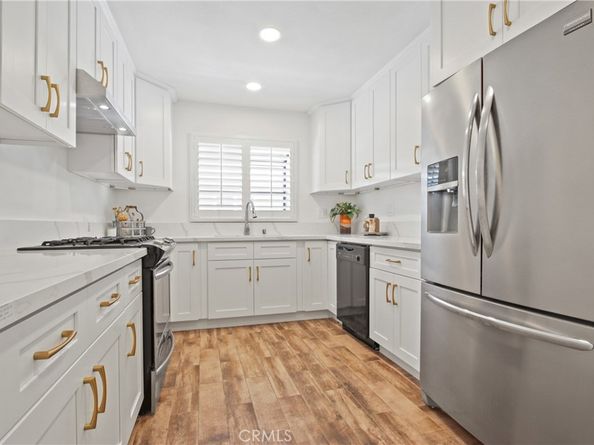 2690 Senasac Avenue, Long Beach CA 90815