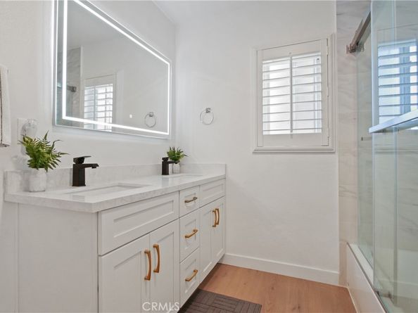 2690 Senasac Avenue, Long Beach CA 90815