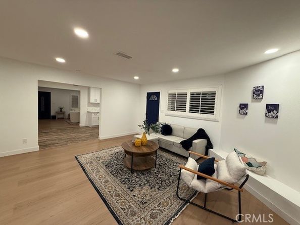 2690 Senasac Avenue, Long Beach CA 90815