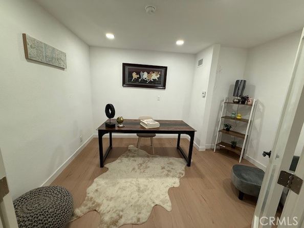 2690 Senasac Avenue, Long Beach CA 90815