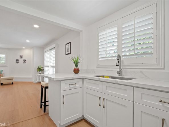 2690 Senasac Avenue, Long Beach CA 90815