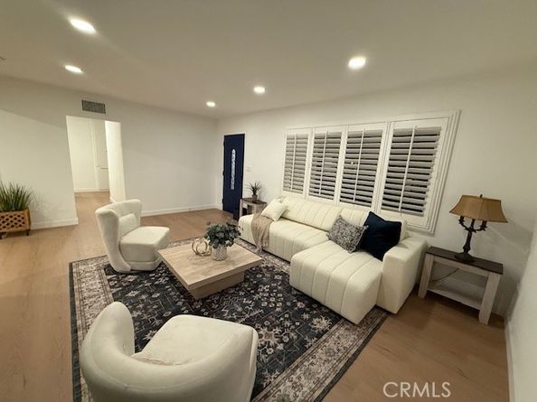 2690 Senasac Avenue, Long Beach CA 90815