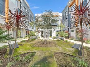 200 Alamo Court, Long Beach CA 90802