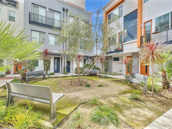 200 Alamo Court, Long Beach CA 90802