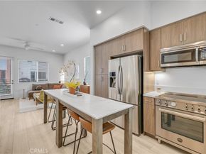 200 Alamo Court, Long Beach CA 90802