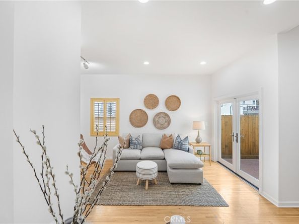 164 Granada Avenue, Long Beach CA 90803