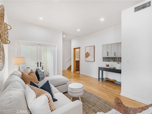 164 Granada Avenue, Long Beach CA 90803