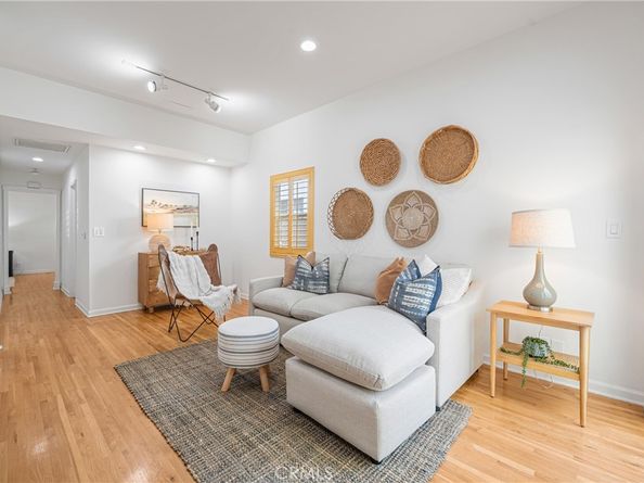164 Granada Avenue, Long Beach CA 90803