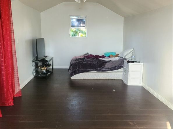 1210 E 42nd Place, Los Angeles CA 90011