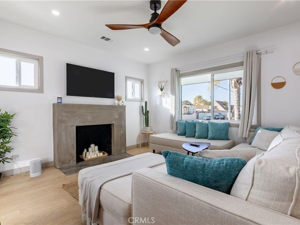 1854 W 79th Street, Los Angeles CA 90047