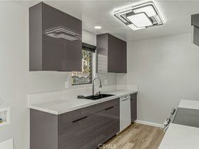 401 W 5th Street 3B, Long Beach CA 90802