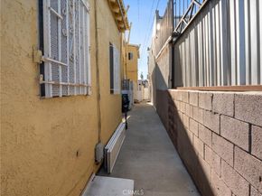 7714 S Broadway, Los Angeles CA 90003