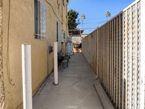 7714 S Broadway, Los Angeles CA 90003