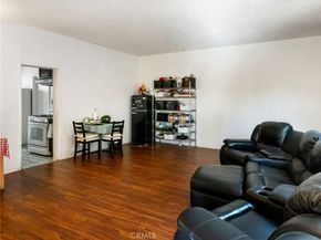 7714 S Broadway, Los Angeles CA 90003