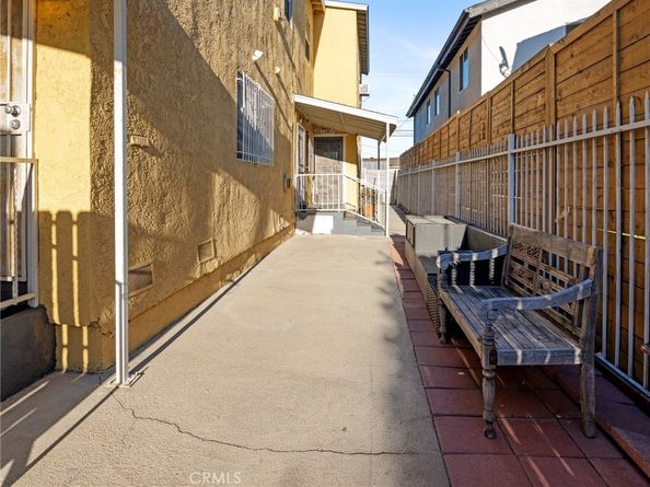 7714 S Broadway, Los Angeles CA 90003