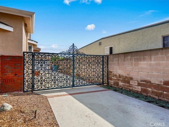 4520 PEPPERWOOD Avenue, Long Beach CA 90808