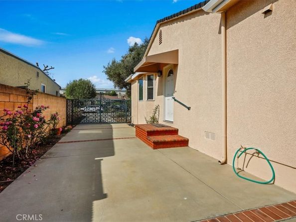 4520 PEPPERWOOD Avenue, Long Beach CA 90808