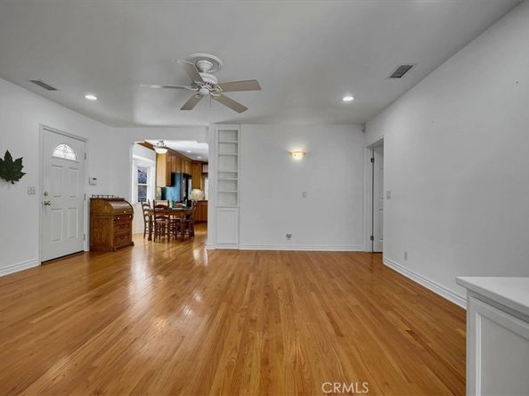 4520 PEPPERWOOD Avenue, Long Beach CA 90808