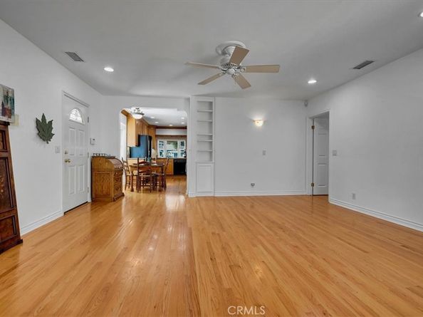 4520 PEPPERWOOD Avenue, Long Beach CA 90808