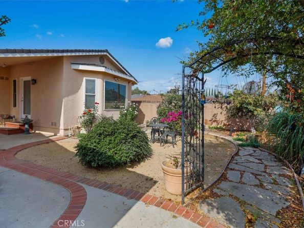 4520 PEPPERWOOD Avenue, Long Beach CA 90808