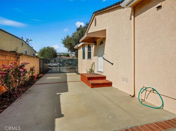 4520 PEPPERWOOD Avenue, Long Beach CA 90808