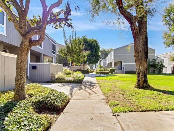 2710 W Segerstrom Avenue D, Santa Ana CA 92704