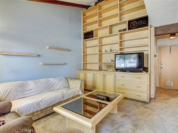 2710 W Segerstrom Avenue D, Santa Ana CA 92704
