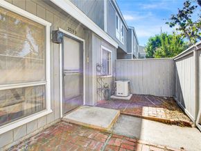 2710 W Segerstrom Avenue D, Santa Ana CA 92704