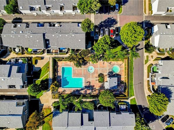 2710 W Segerstrom Avenue D, Santa Ana CA 92704