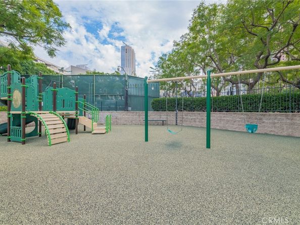 800 W 1st Street 504, Los Angeles CA 90012