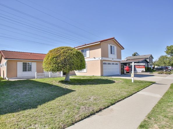 17475 Santa Lucia Street, Fountain Valley CA 92708