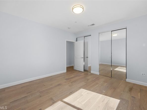 523 E Cedar 101, Burbank CA 91501