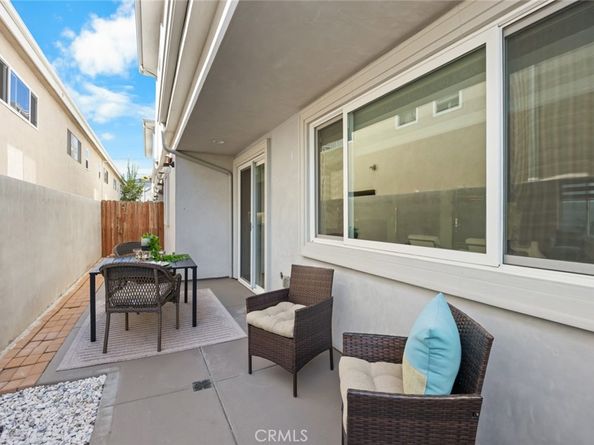 523 E Cedar 101, Burbank CA 91501