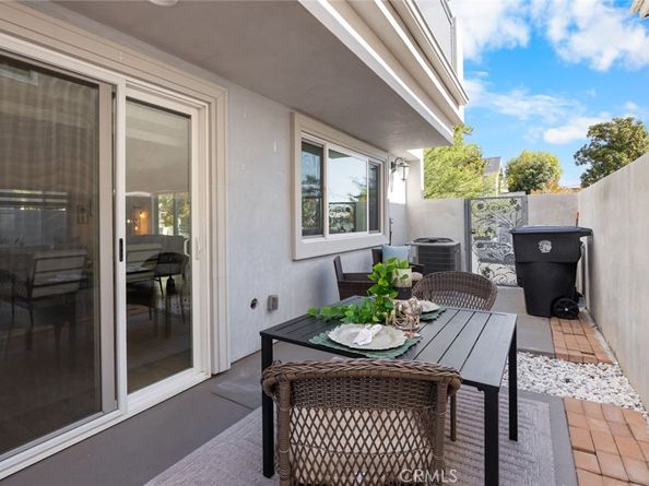 523 E Cedar 101, Burbank CA 91501