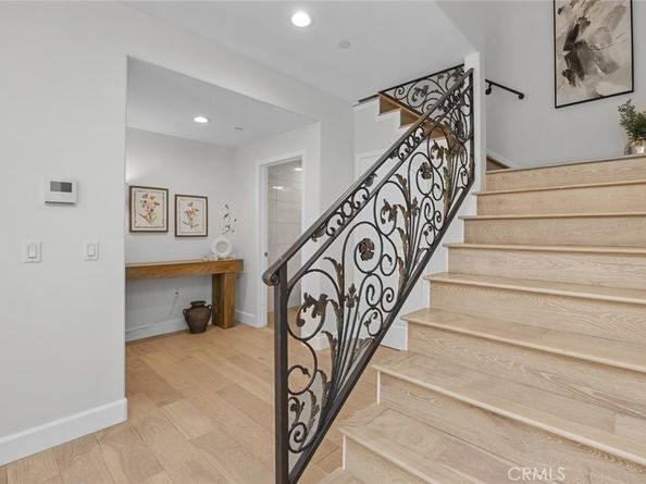523 E Cedar 101, Burbank CA 91501