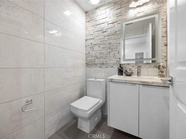 523 E Cedar 101, Burbank CA 91501
