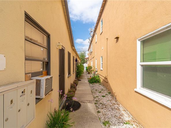 75 Granada, Long Beach CA 90803