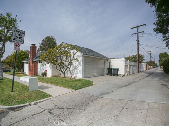 702 N Pine, Anaheim CA 92805